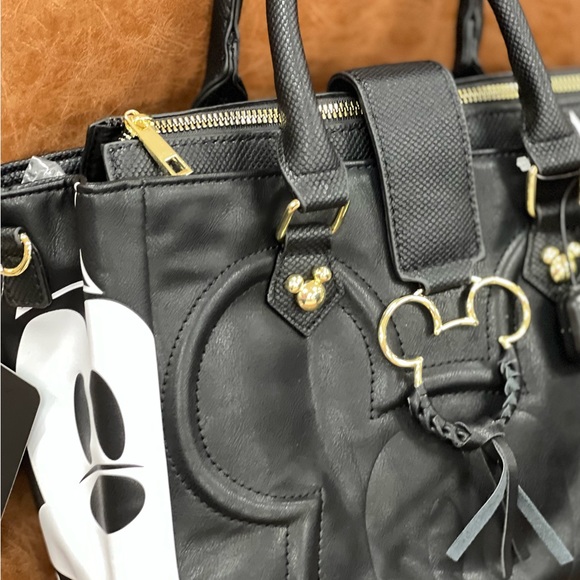 Bioworld DISNEY Official Mickey Mouse Satchel/Shoulder Bag Purse. New with tags. - Picture 2 of 6